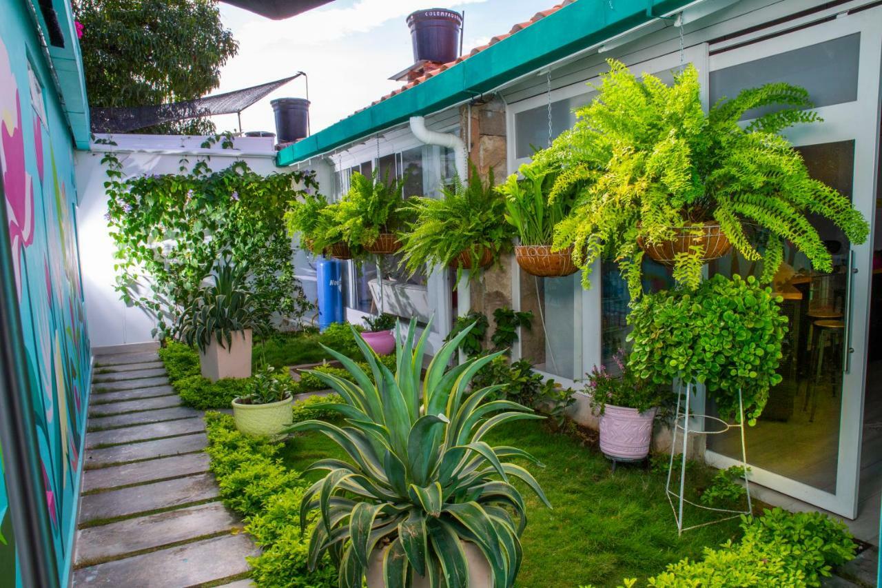 Casana Hotel กูกูตา ภายนอก รูปภาพ